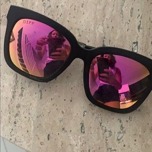 Diff eyewear BELLA sold out online